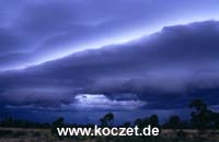 Regenwolken nahe Ayers Rock